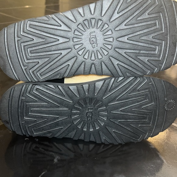 Women’s Ugg Classic Clear boots - Picture 2 of 8